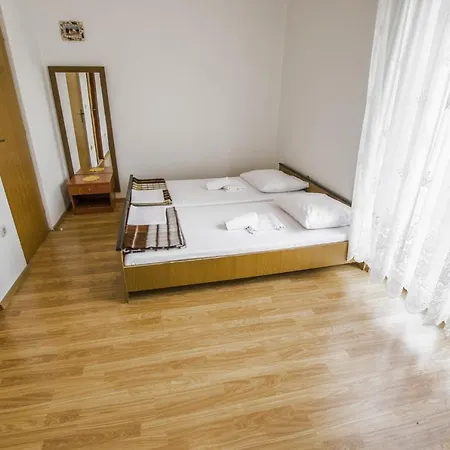 Apartament By The Sea Rovanjska, Paklenica - 14732 Rovanjska
