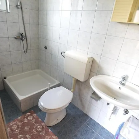 By The Sea Rovanjska, Paklenica - 14732 *