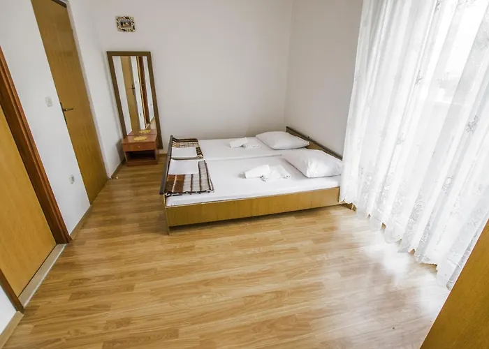 Апартаменты By The Sea Rovanjska, Paklenica - 14732 Рованьска