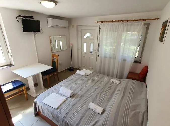 By The Sea Rovanjska, Paklenica - 14732 Апартаменты Рованьска